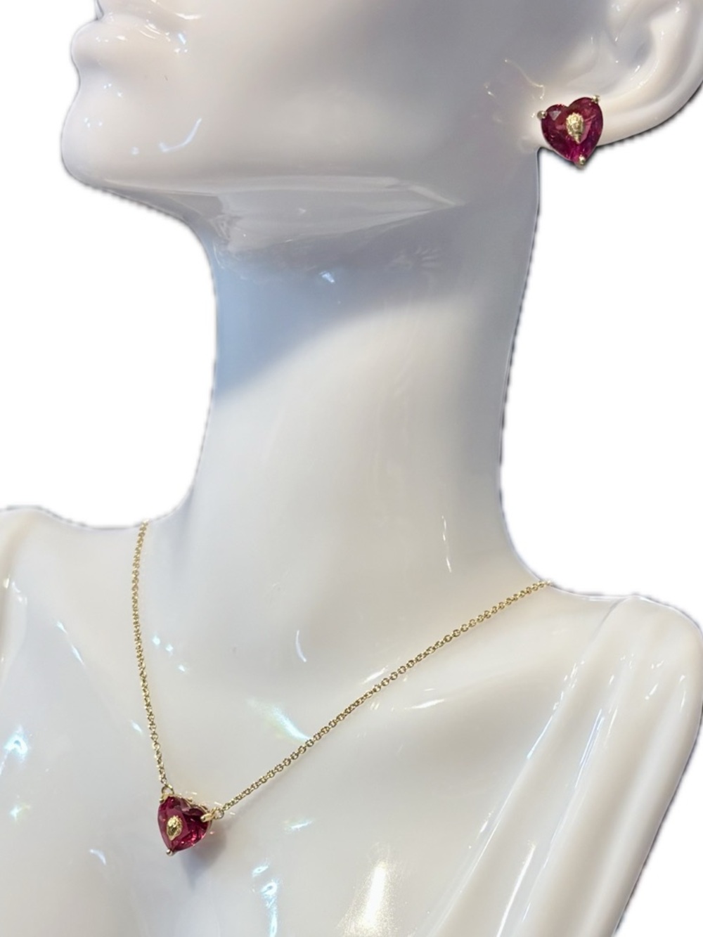 NWT Kurt Geiger Goldtone Fuschia Crystal Heart Pendant Necklace and Earring Set